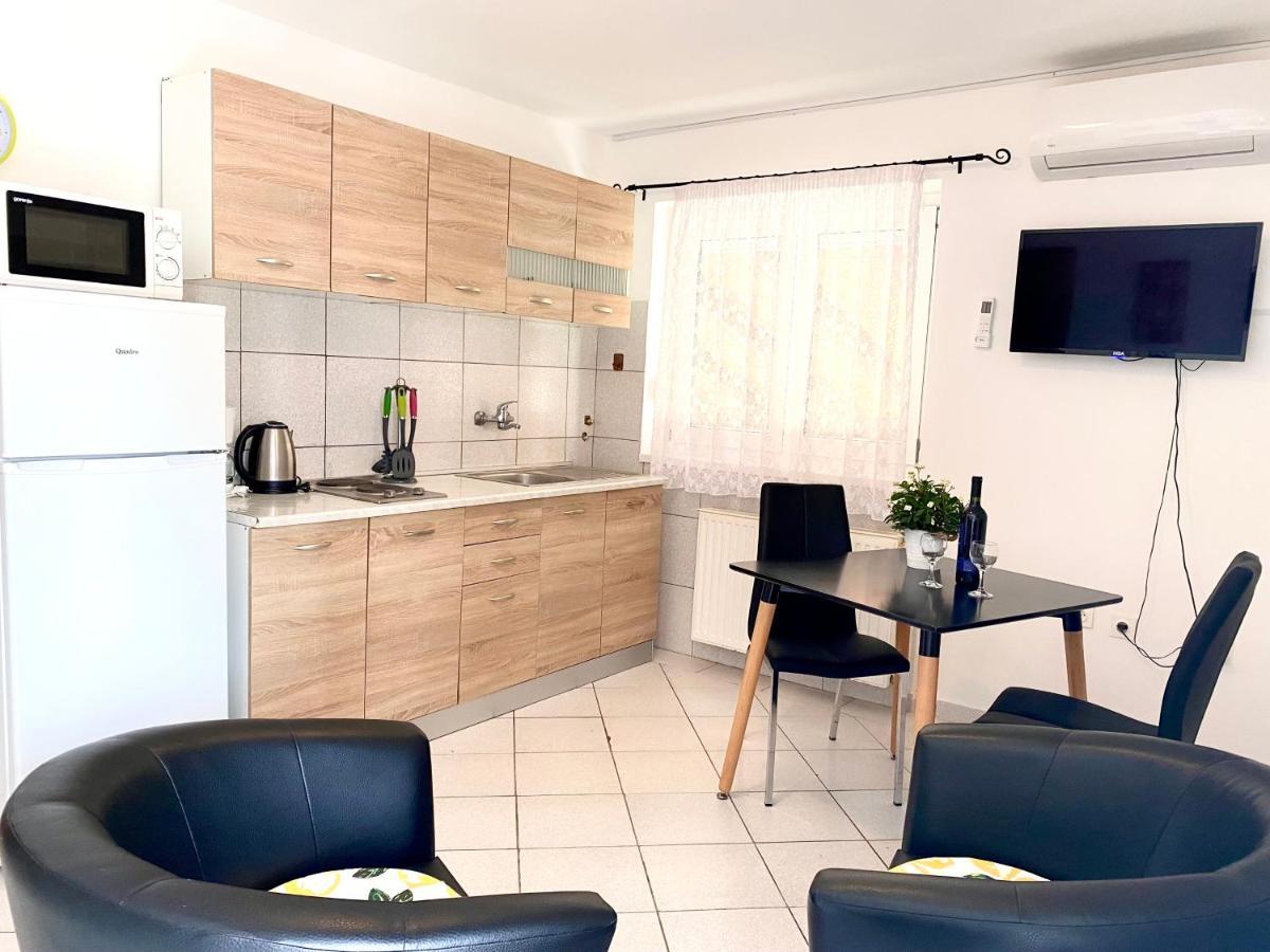 Ferienwohnung E & E Medulin Exterior foto